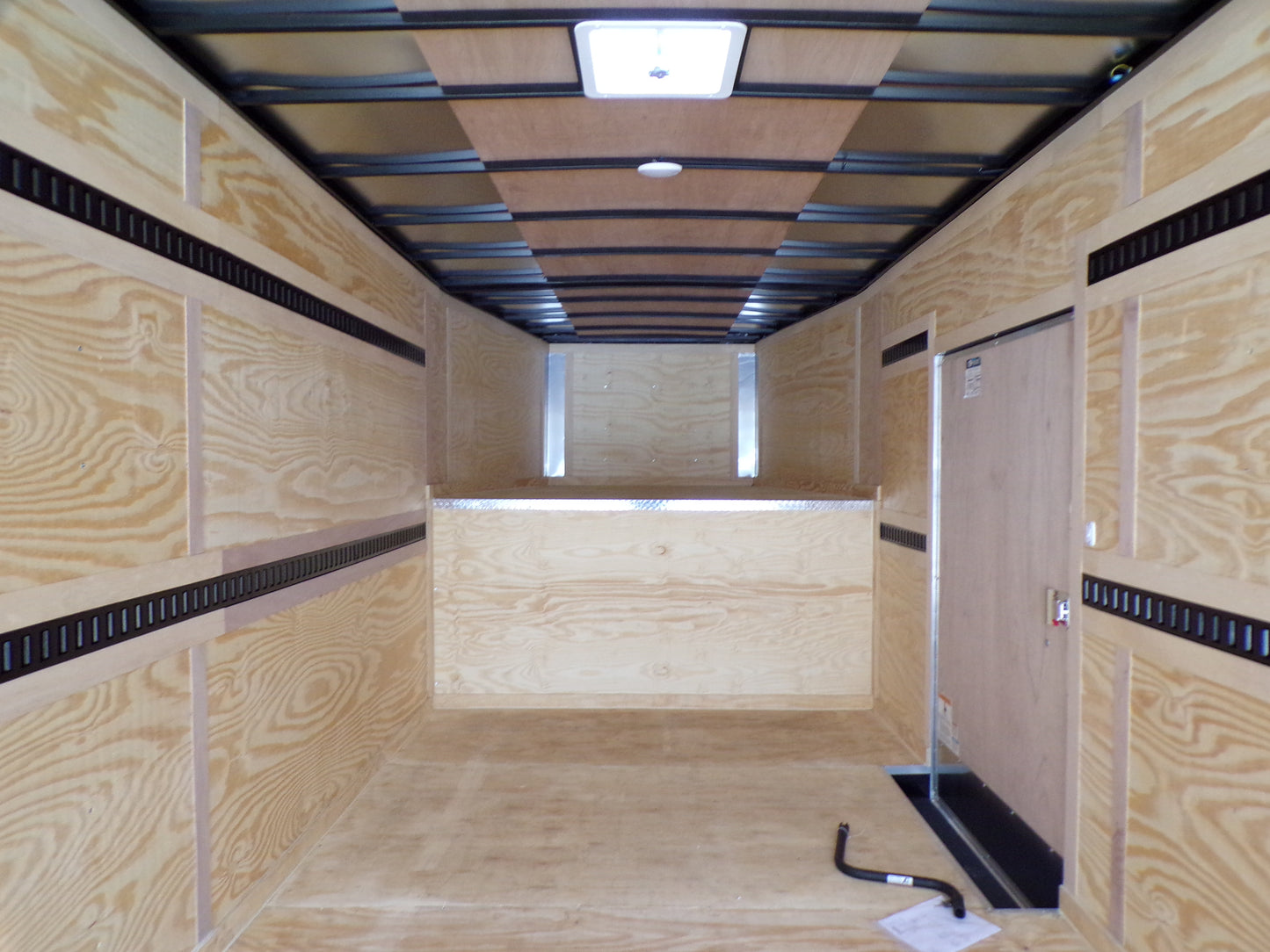 2025 8.5x32 Gooseneck Enclosed Cargo Trailer - FREE SHIPPING !!!